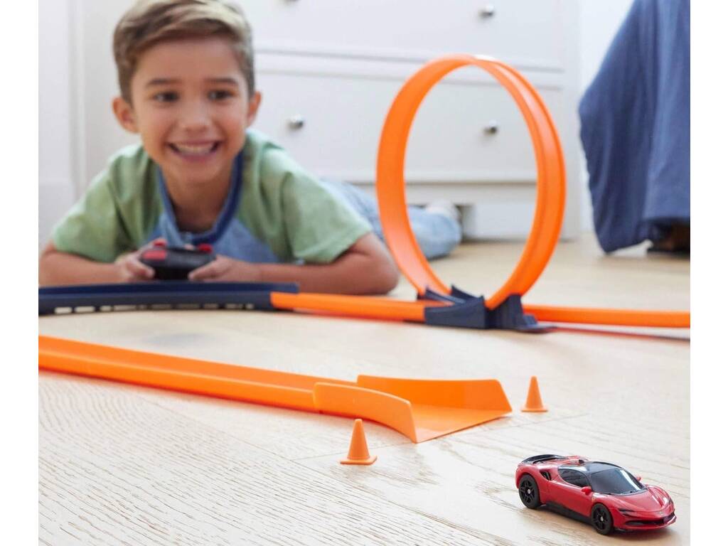 Hot Wheels RC Vehículo Ferrari SF90 Stradale Assetto Fiorano 1:64