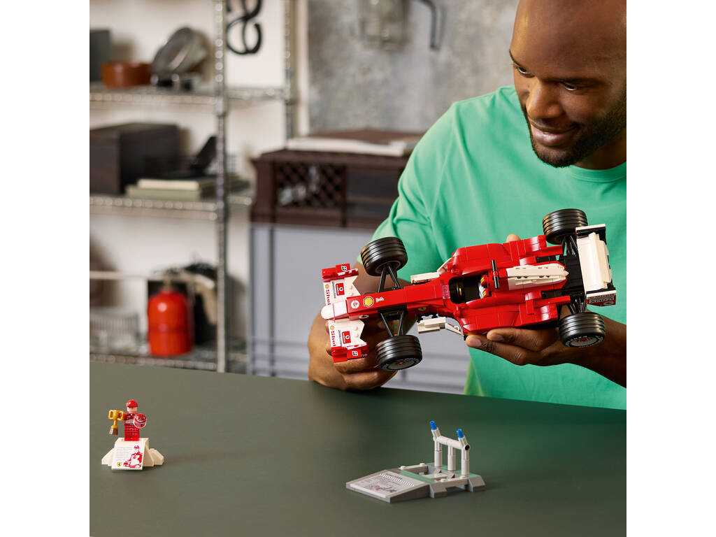 Lego Icons Ferrari F2004 y Michael Schumacher