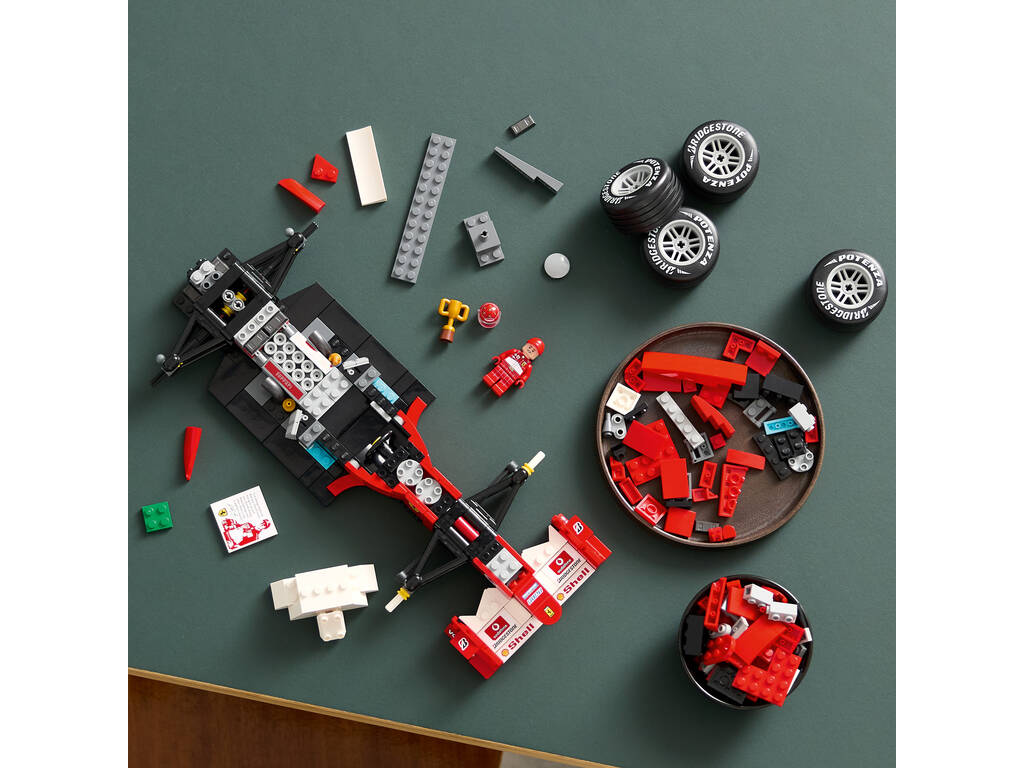 Lego Icons Ferrari F2004 y Michael Schumacher