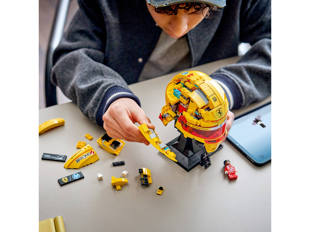 Lego Editions Scuderia Ferrari HP: Casco de Lewis Hamilton