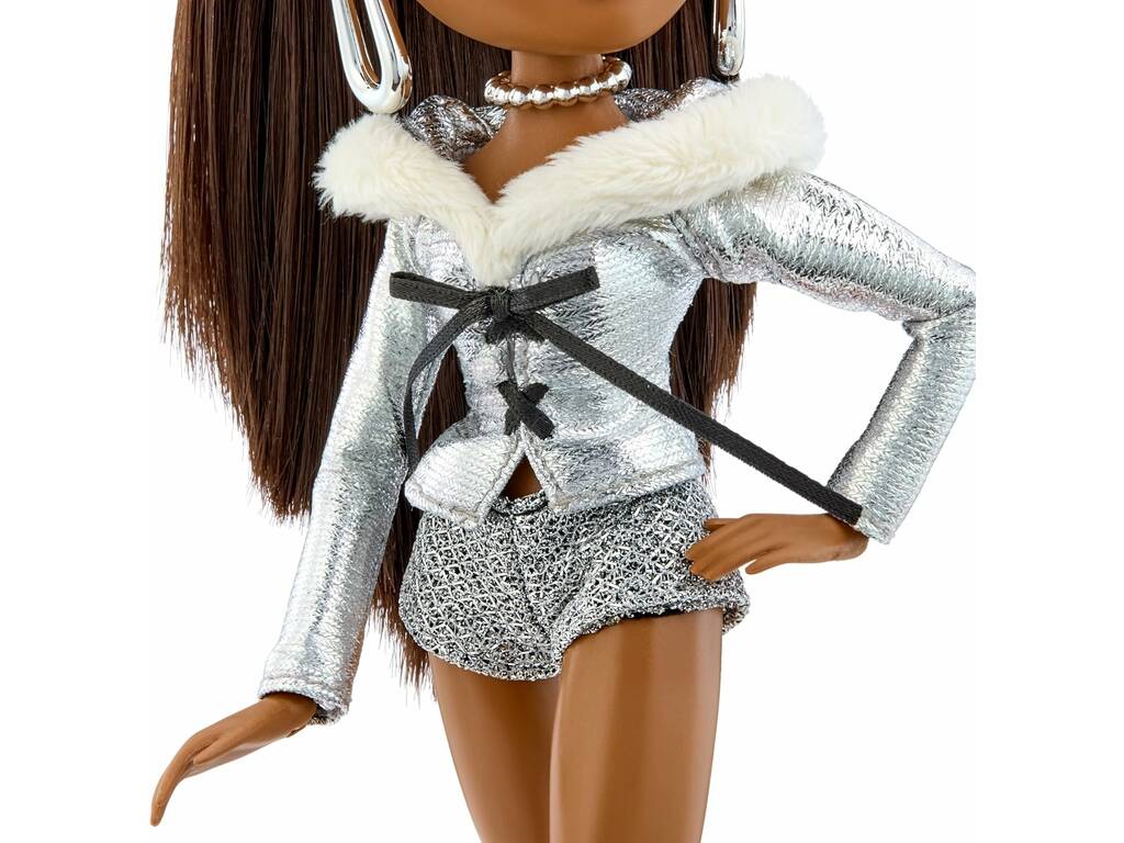 Bratz Charmz Muñeca Sasha con Cadena y Charm